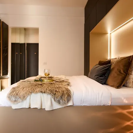 Boutique On Calea Victoriei - Downtown Apartment *