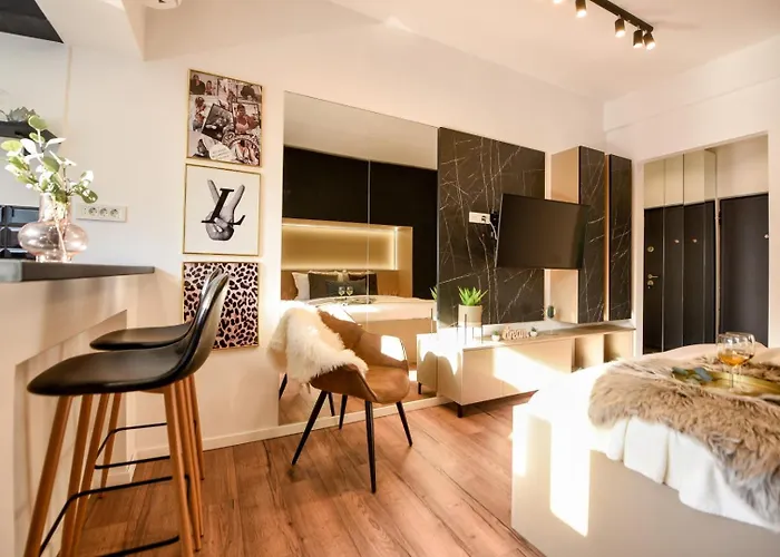 Boutique On Calea Victoriei - Downtown *